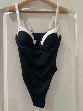 Classic Black & White One-Piece Swimsuit with Contrast Cups